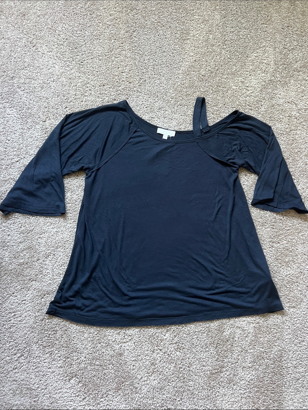 Suzanne Betro Black Off-Shoulder Stretch Top, women’s size large
